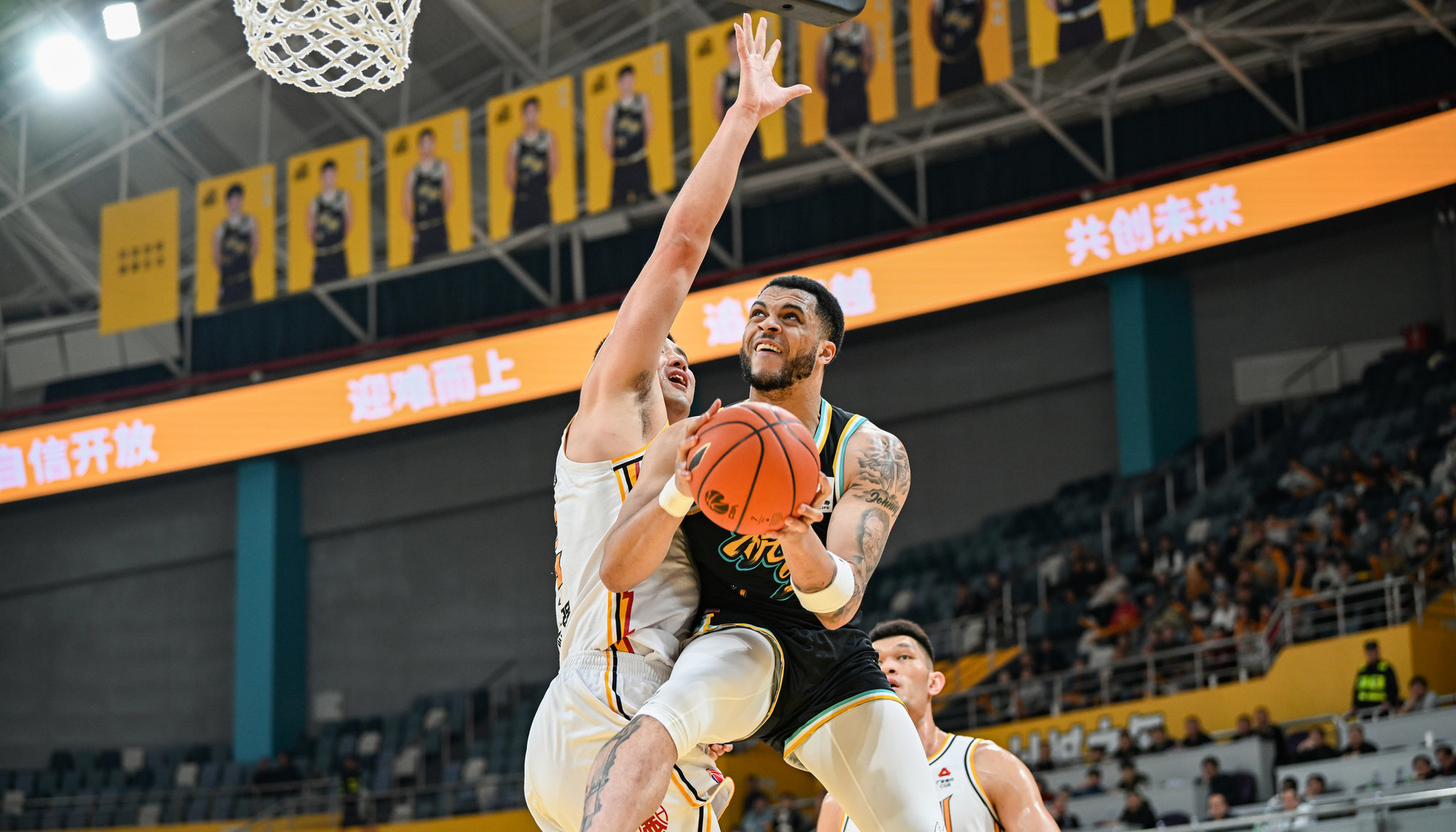 开云体育入口-冲刺阶段突围战来临，广厦男篮围绕法国杯防线松动，悬念犹存，阵容厚度经受考验的简单介绍