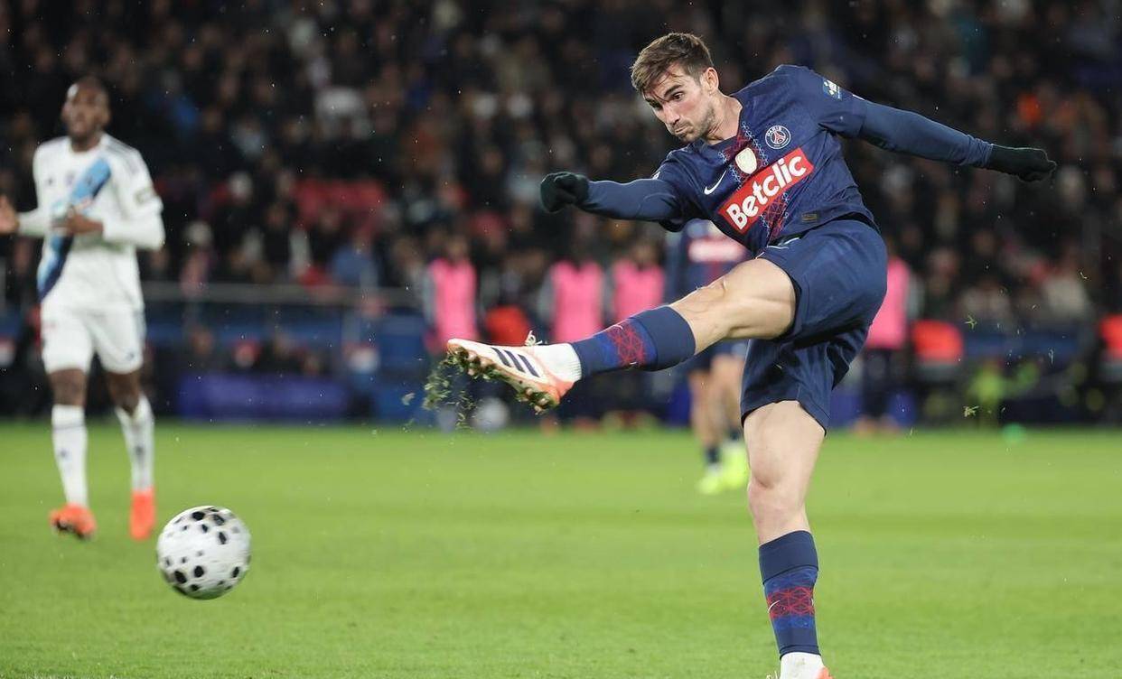 开云在线-赛地聚焦：法甲清晨热度飙升，广州队止住颓势，话题不断，更衣室氛围转暖的简单介绍